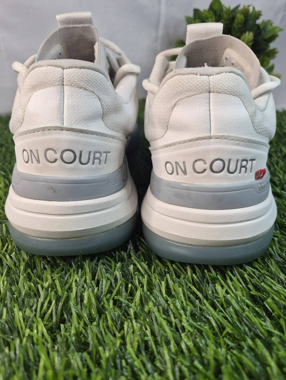 On The Roger Pro Women’s Size 8 White Gray Tennis Court Shoes Sneakers